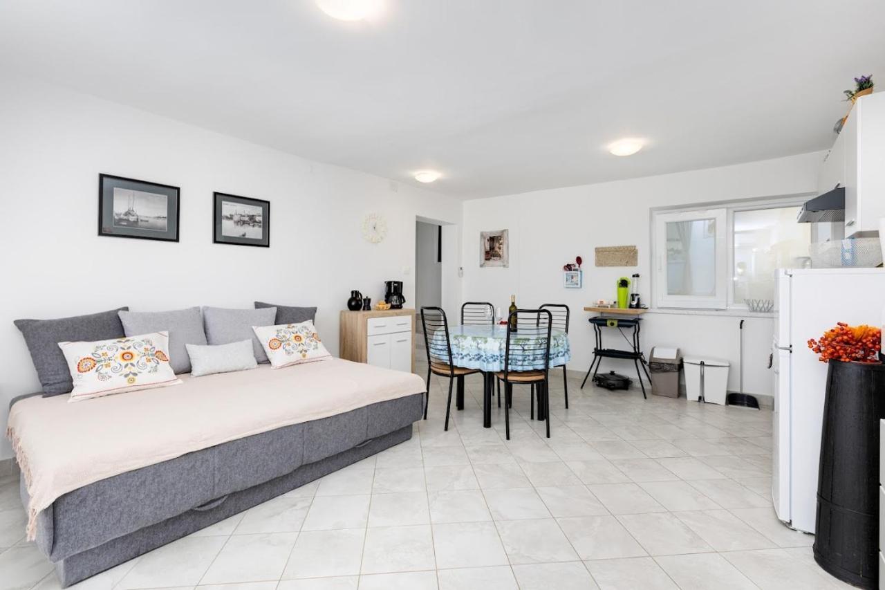Apartment Oleander Malinska Zewnętrze zdjęcie